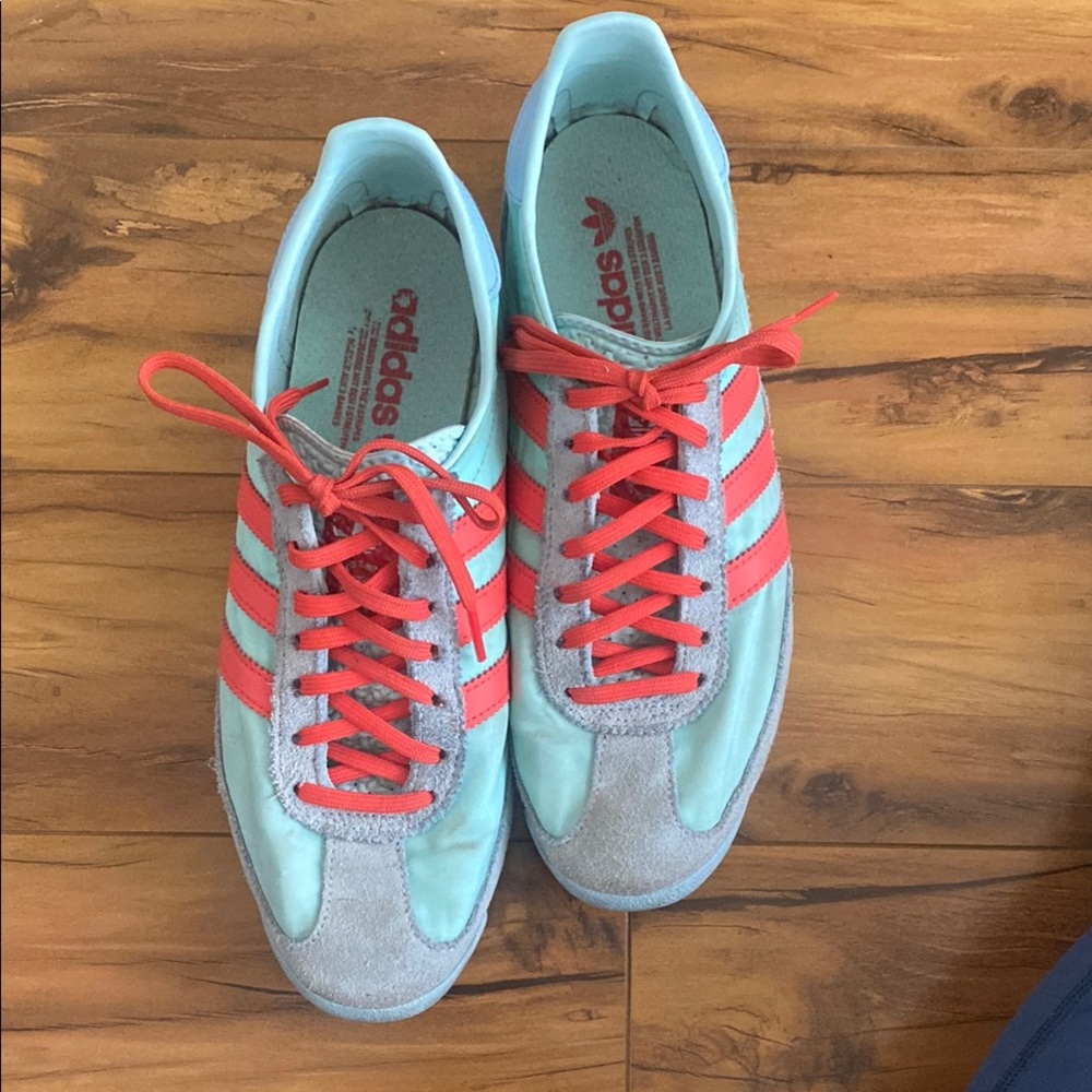 Adidas Classic Sneakers